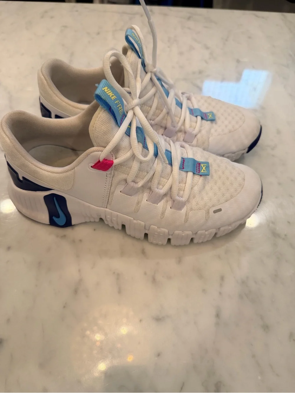 Nike womens metcon sneakers